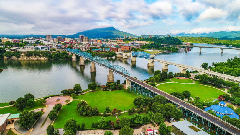 Downtown Chattanooga, Tennessee skyline with the river and Walnut Street Bridge